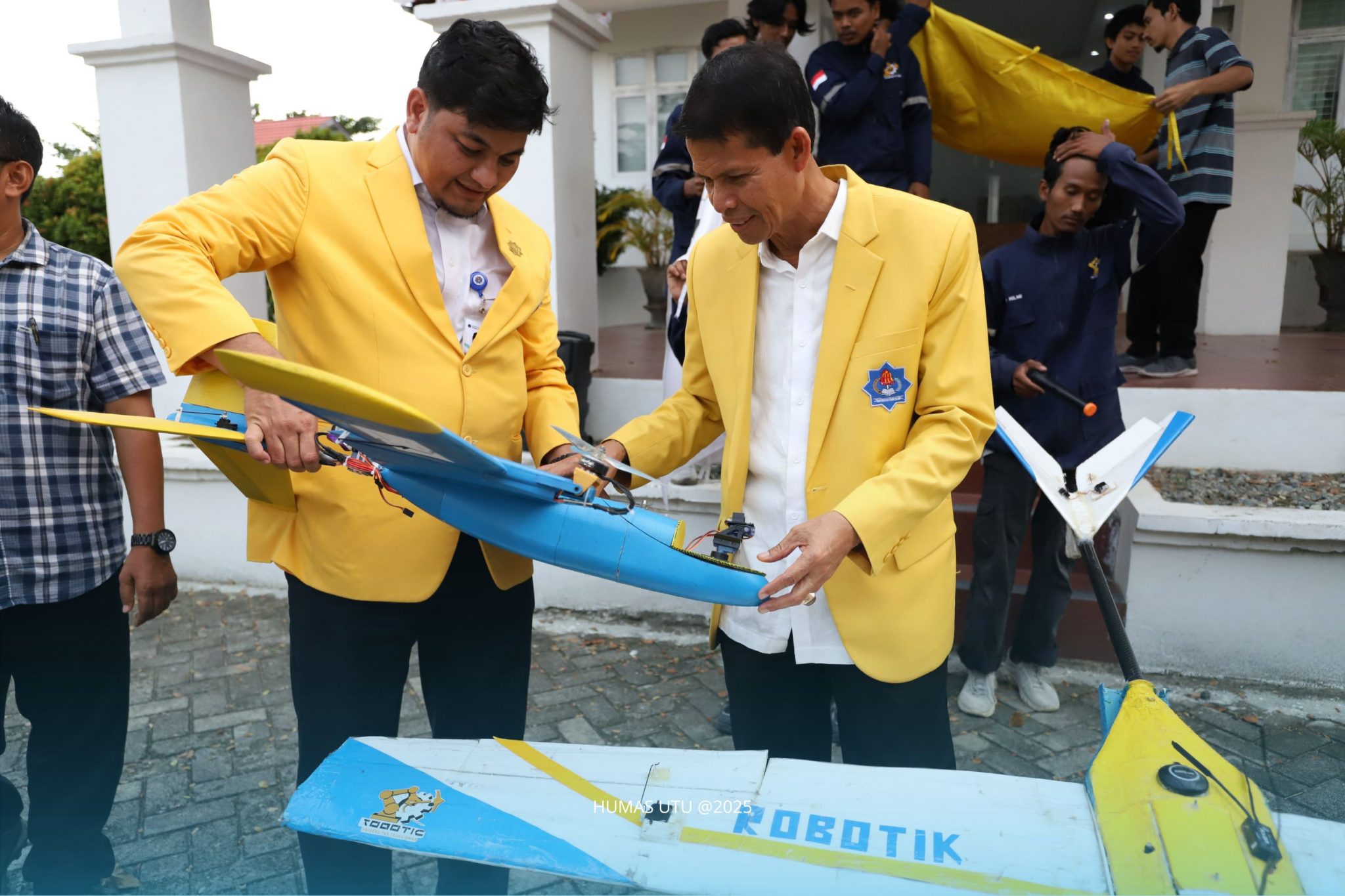 Tim Robotic UTU Melaju ke Final KRTI 2025 di Padang - Universitas Teuku ...